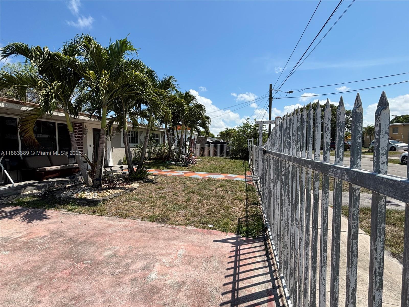 Biscayne Gardens Miami, FL 33167 - Photo 2 of 8