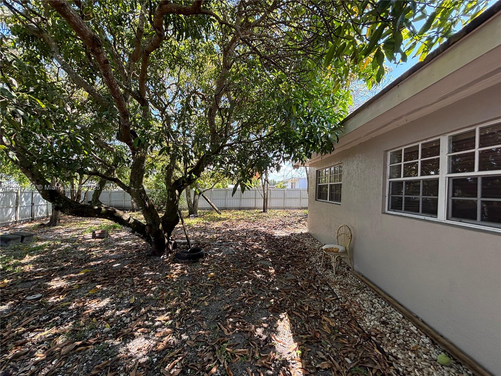 Biscayne Gardens Miami, FL 33167 - Photo 5 of 8