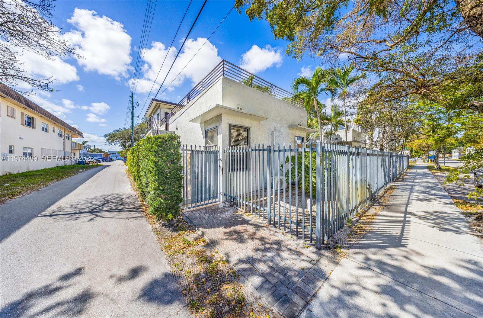 2000 Monroe Street Hollywood, FL 33020 - Photo 4 of 26