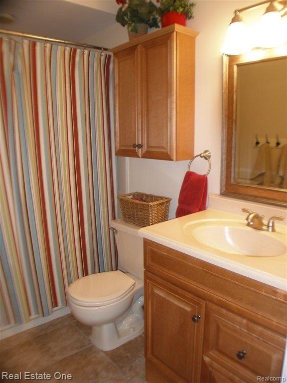 40340 Winfield Road Canton, MI 48188 - Photo 15 of 25 Main Bath