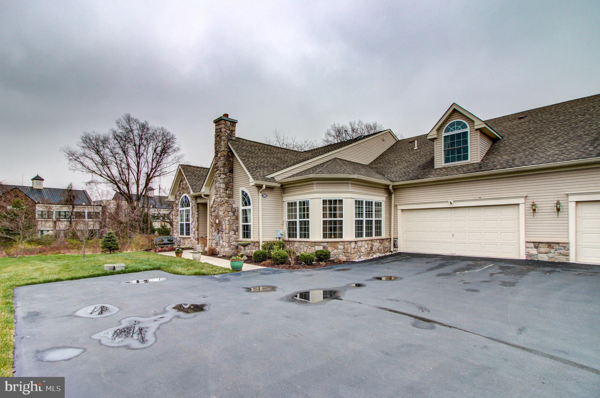 302 Willow Drive Newtown, PA 18940 - Photo 29 of 46 Driveway view