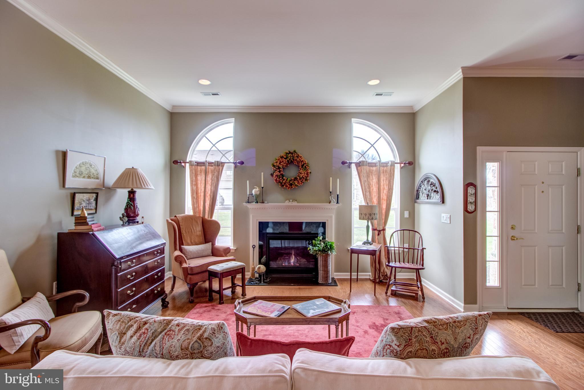 302 Willow Drive Newtown, PA 18940 - Photo 4 of 46 Living Room