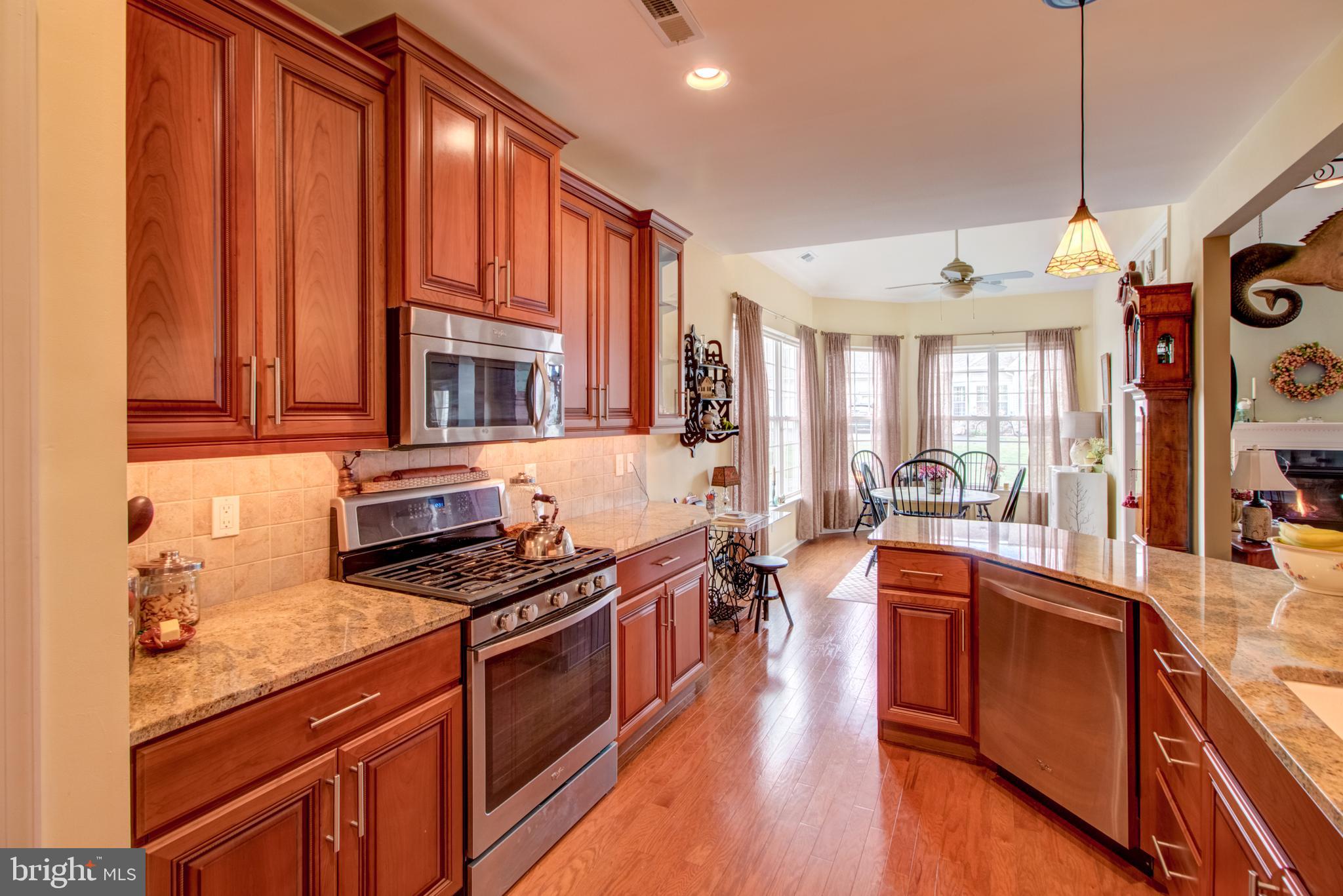 302 Willow Drive Newtown, PA 18940 - Photo 9 of 46 Kitchen