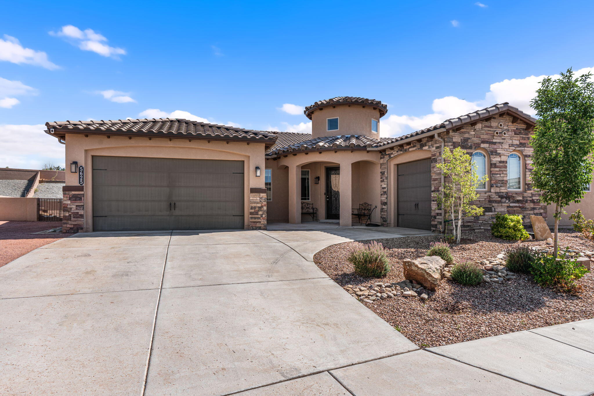 5625 Pikes Peak Loop Northeast Rio Rancho, NM 87144 - Photo 1 of 1 Gallery Image 1