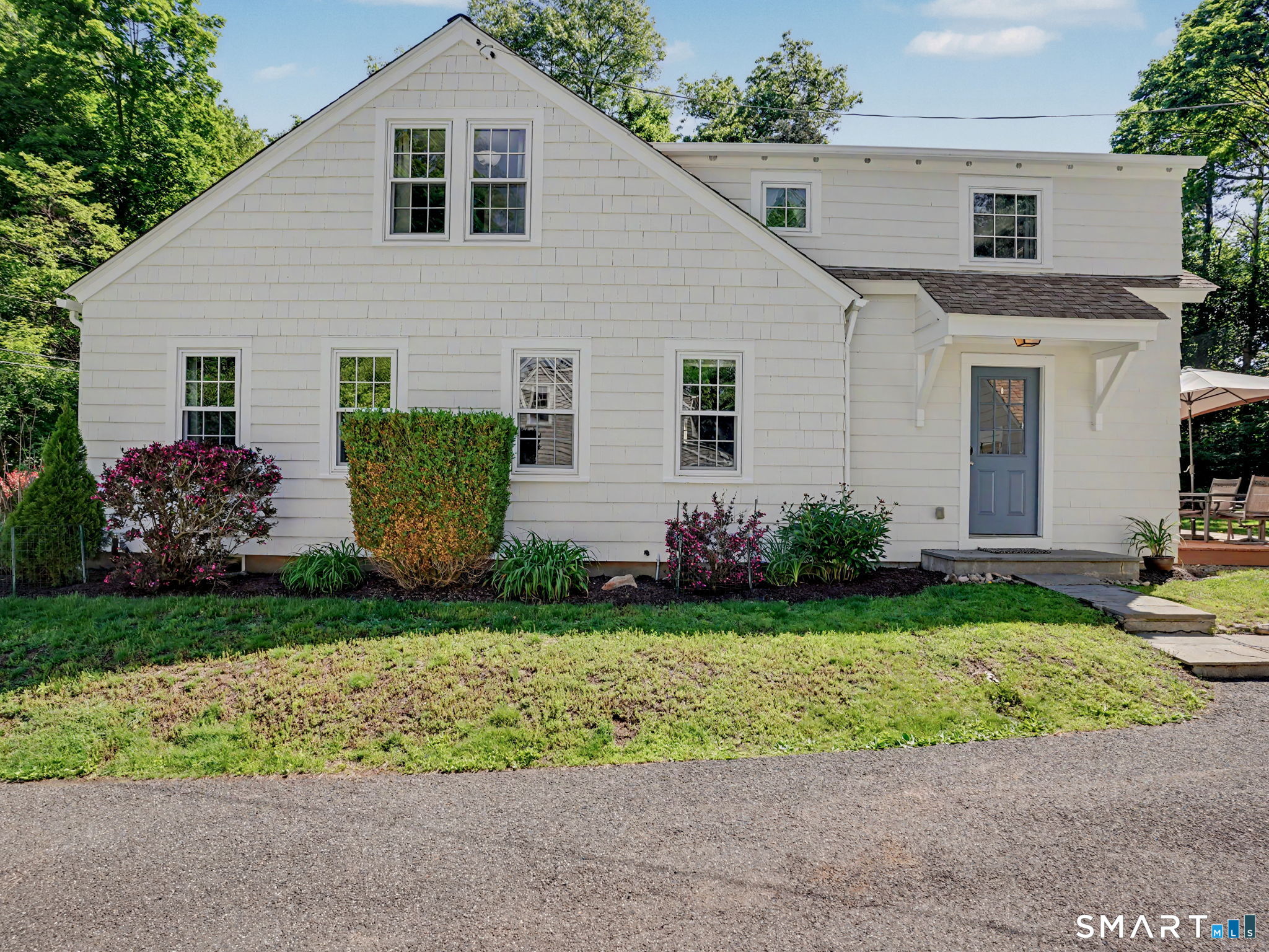 18 Deerfield Road Wilton, CT 06897 - Photo 34 of 40 Convenient entry right from detached garage.