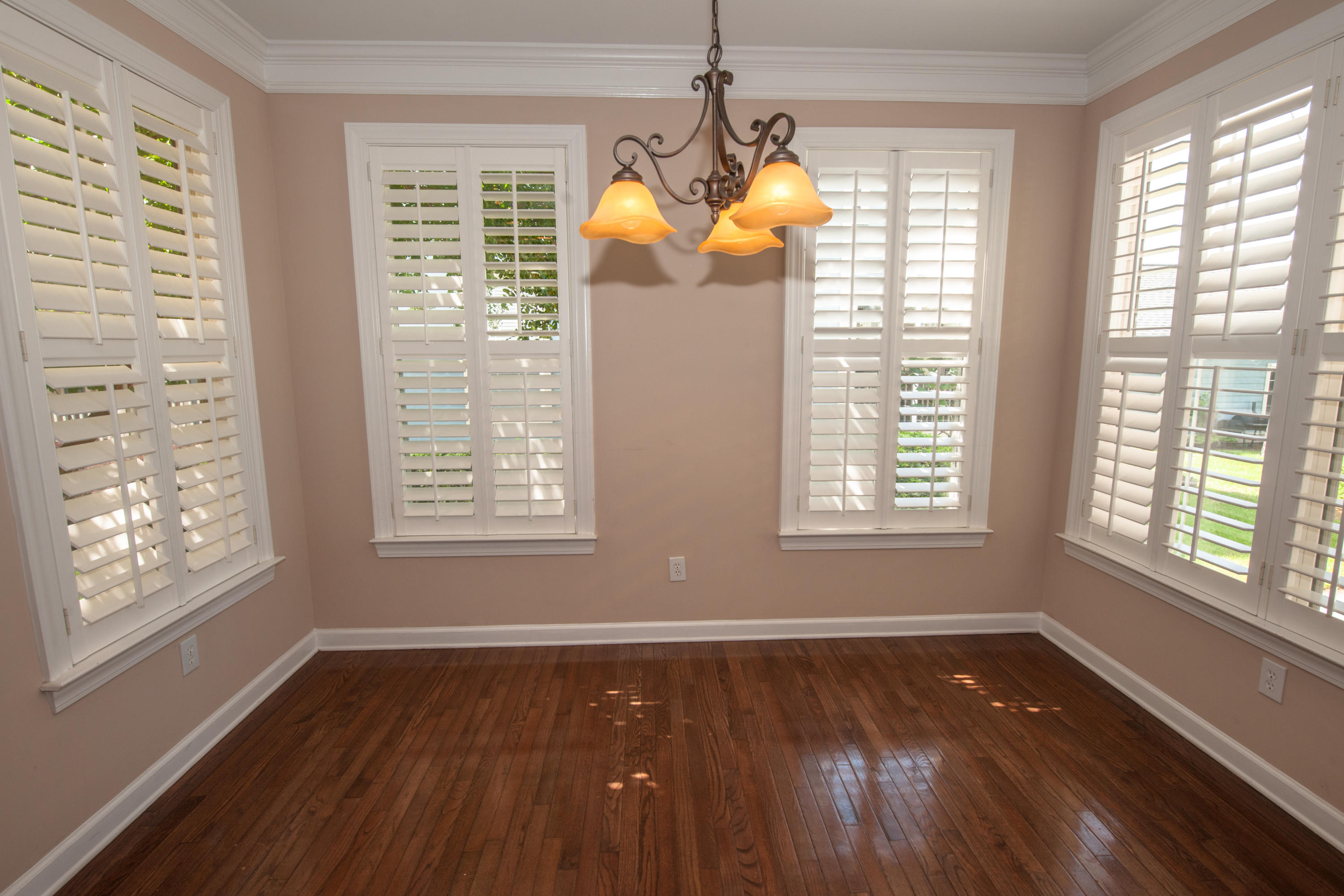 1421 Clancy Road Mount Pleasant, SC 29466 - Photo 9 of 32 1421 Eat-in Kitchen Area