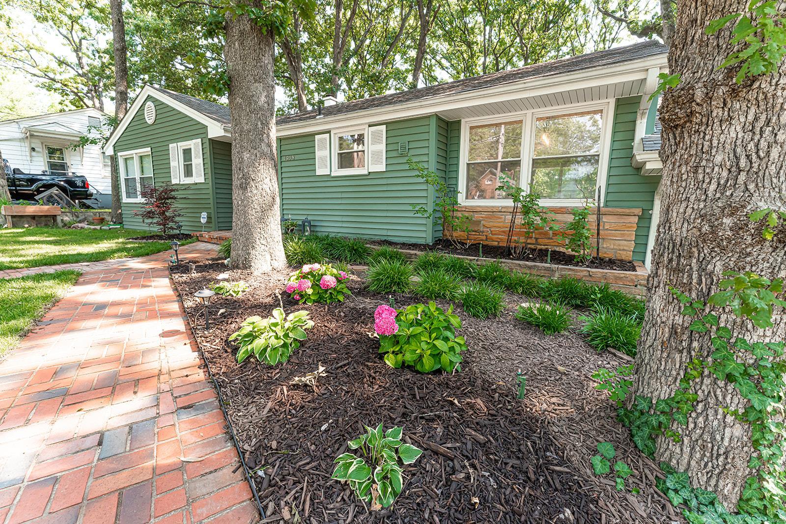 1408 Grant Road Webster Groves, MO 63119 - Photo 50 of 51 Gallery Image 50