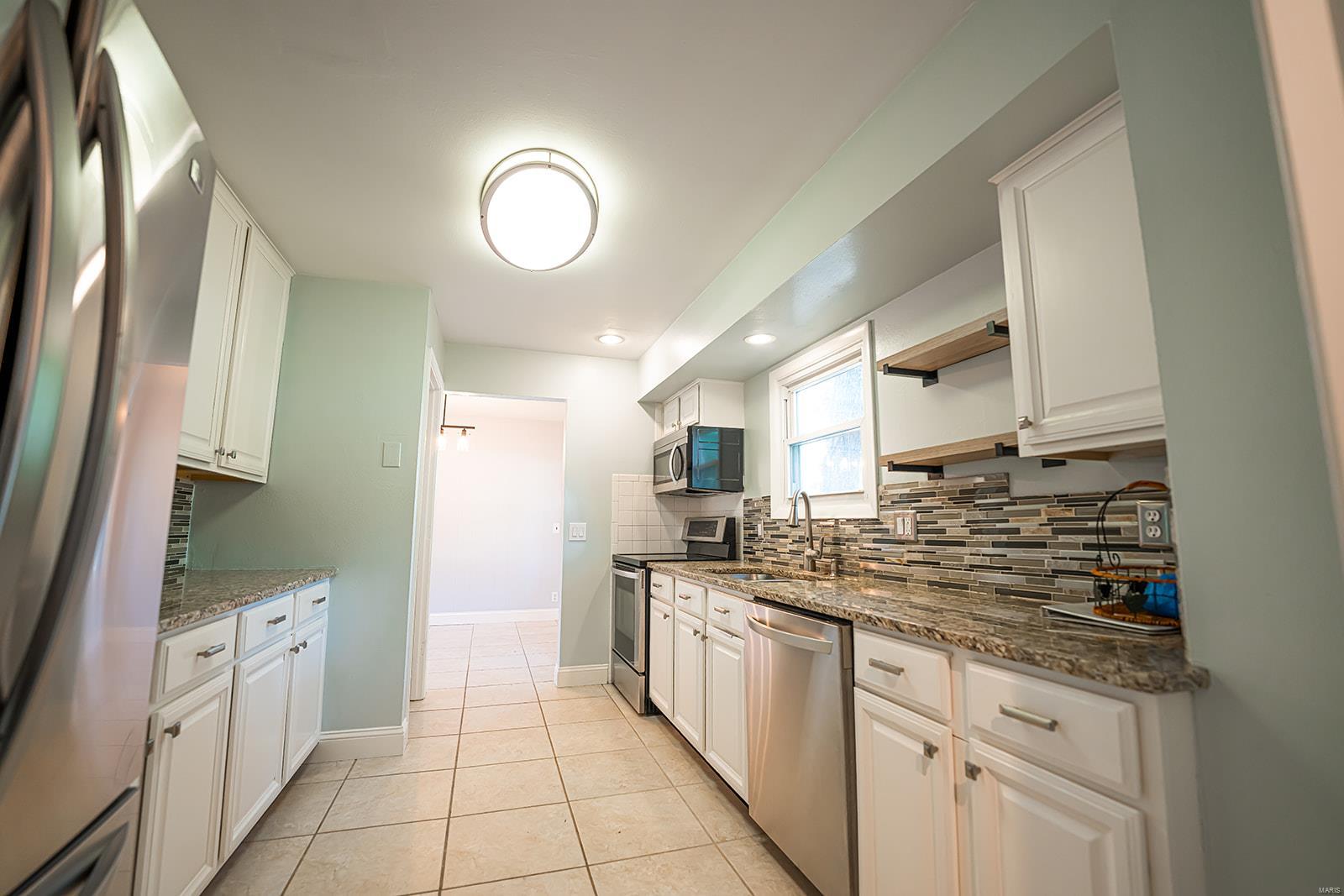 1408 Grant Road Webster Groves, MO 63119 - Photo 8 of 51 Gallery Image 8