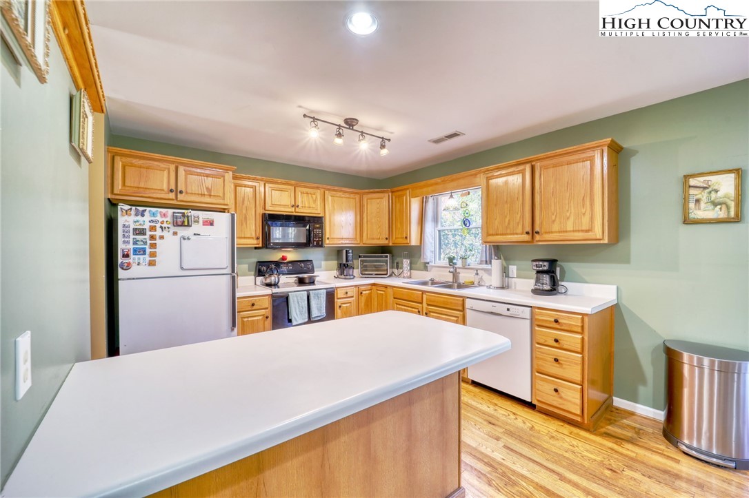 194 Pine Hill Road Boone, NC 28607 - Photo 13 of 47 Gallery Image 13