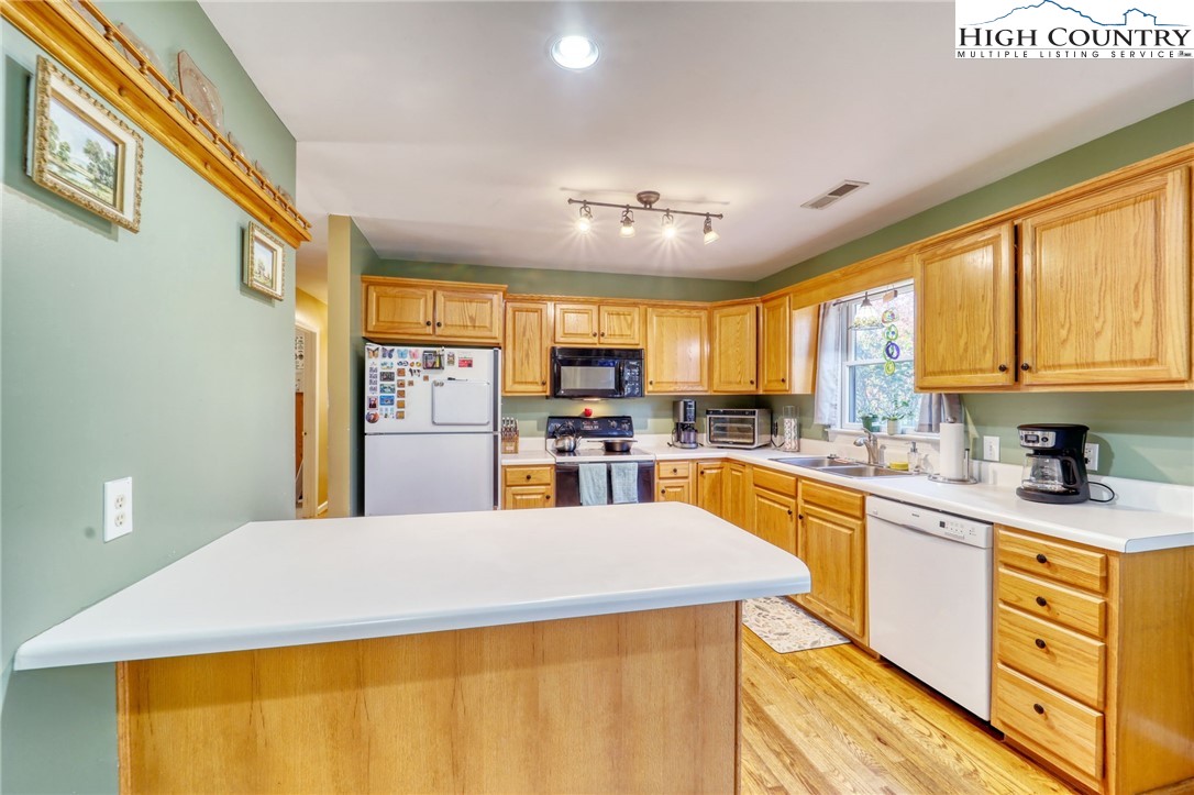 194 Pine Hill Road Boone, NC 28607 - Photo 14 of 47 Gallery Image 14