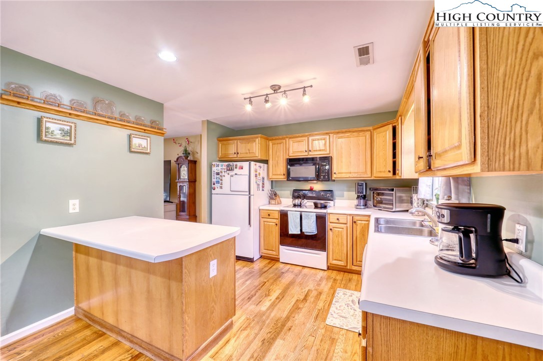 194 Pine Hill Road Boone, NC 28607 - Photo 10 of 47 Gallery Image 10