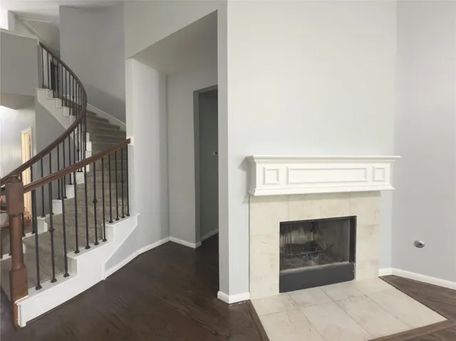 a view of a livingroom with a fireplace