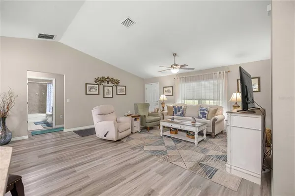$305,000 | 19839 Southwest 59th Lane, Dunnellon, FL 34431