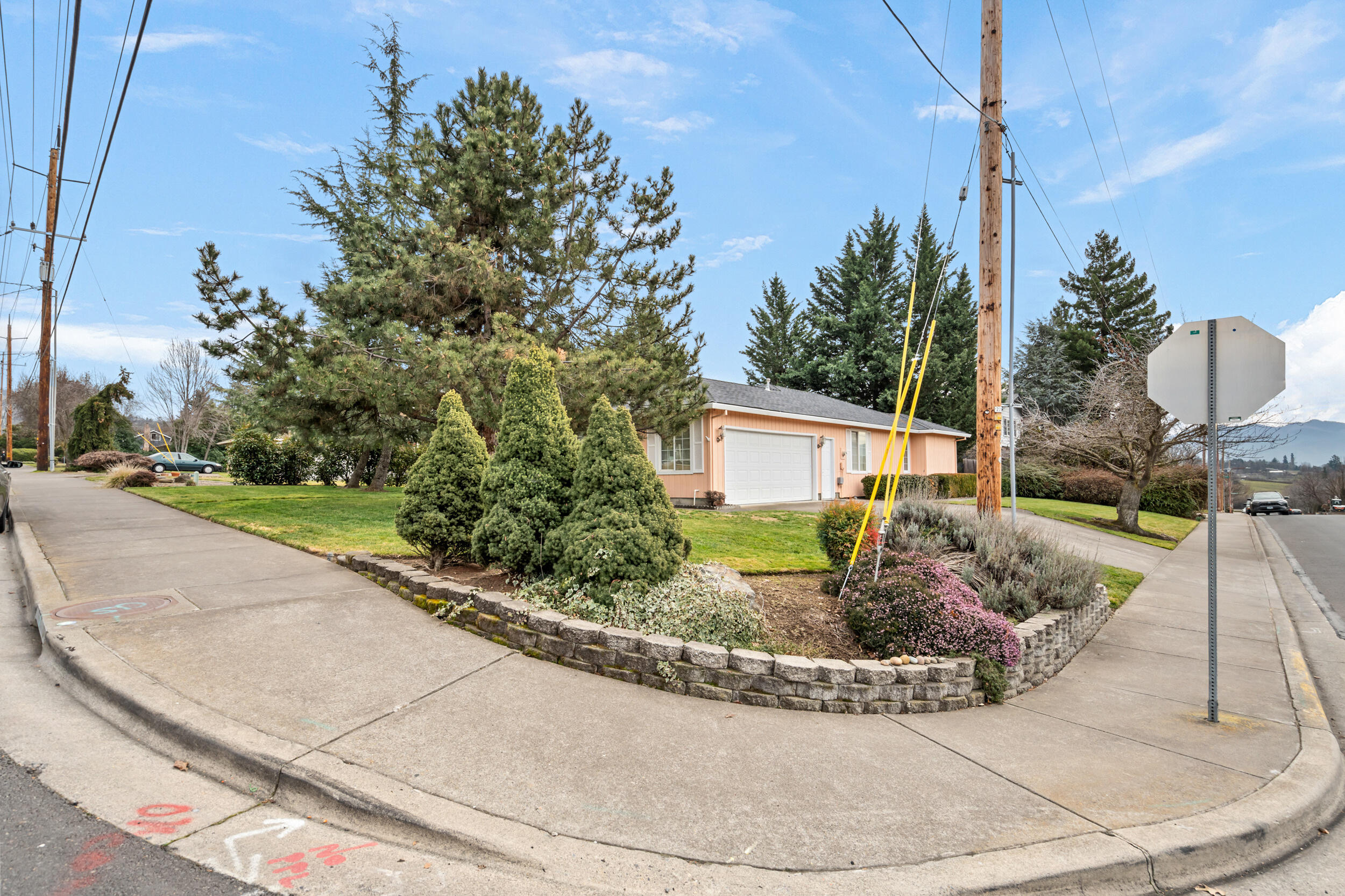 3402 Lone Pine Road Medford, OR 97504 - Photo 30 of 38 25_3402 lone pine rd, medford-24