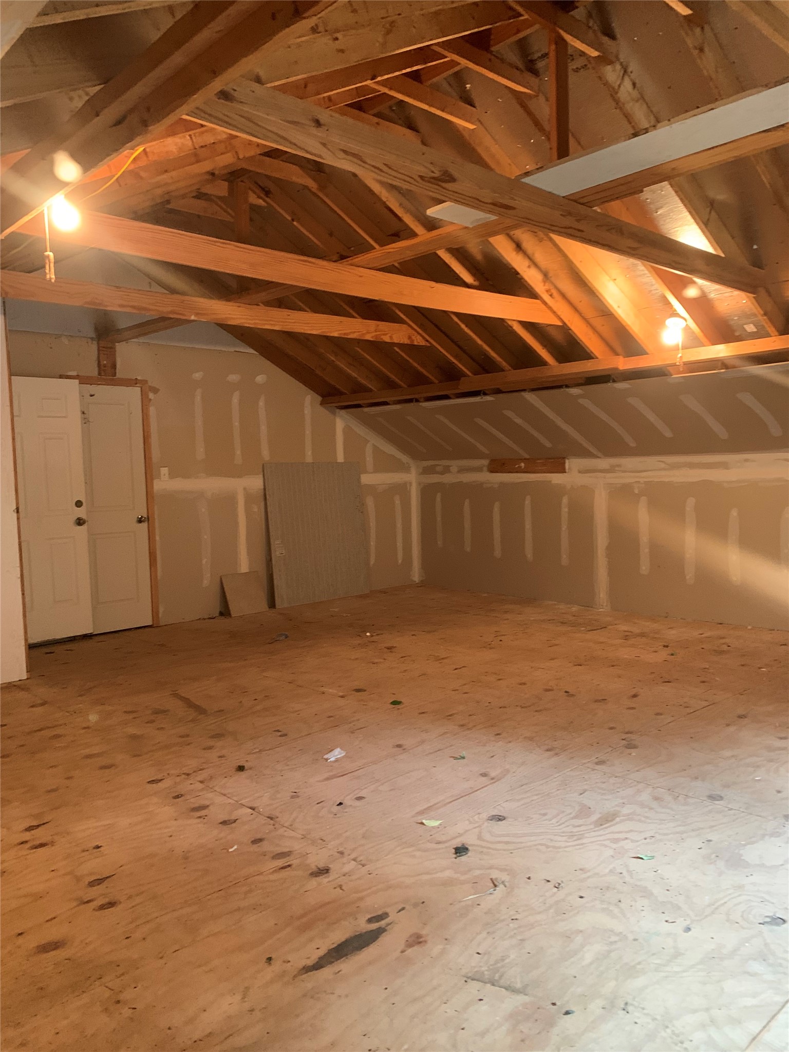 11 Lords Circle Coldspring, TX 77331 - Photo 22 of 26 Upstairs space