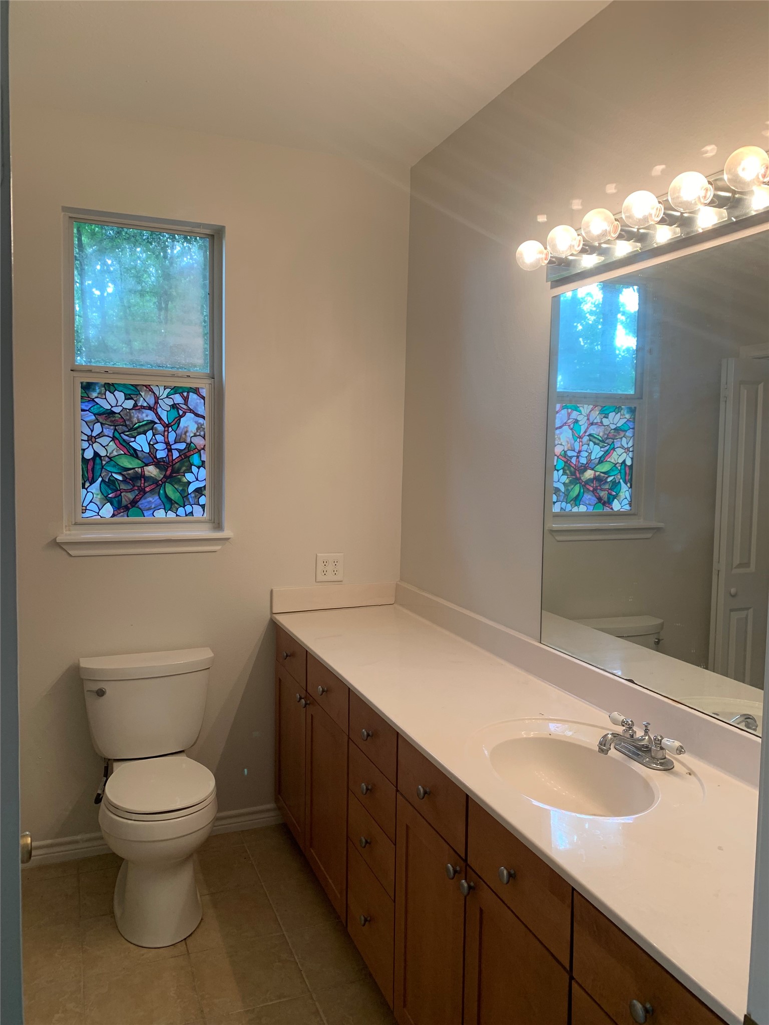 11 Lords Circle Coldspring, TX 77331 - Photo 5 of 26 Primary bathroom with shower to the left of the picture
