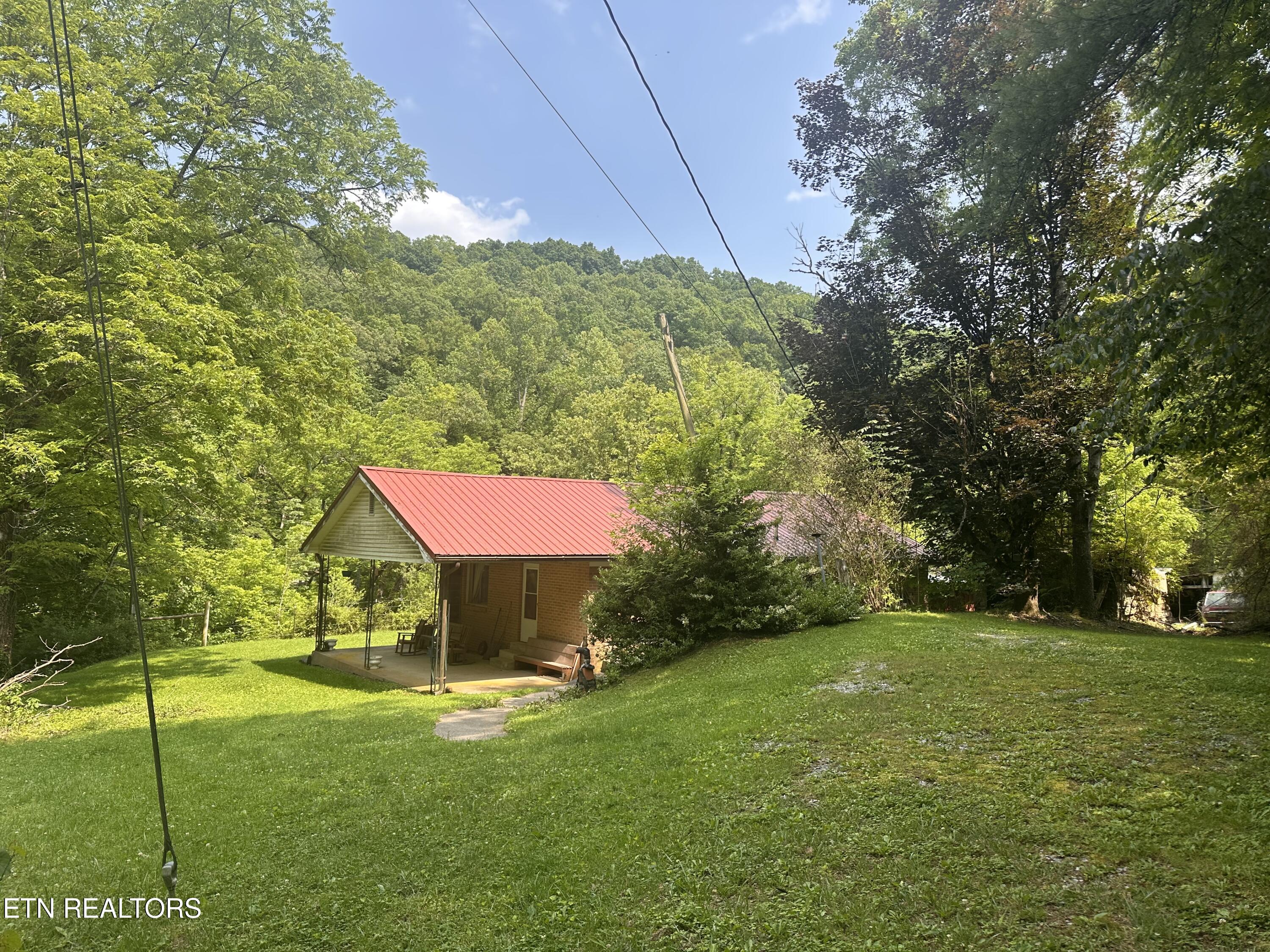 187 Van Huss Road Rose Hill, VA 24281 - Photo 1 of 44 IMG_7784