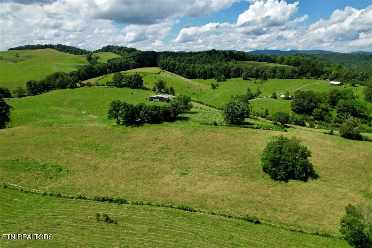 187 Van Huss Road Rose Hill, VA 24281 - Photo 17 of 44 15-DJI_0658