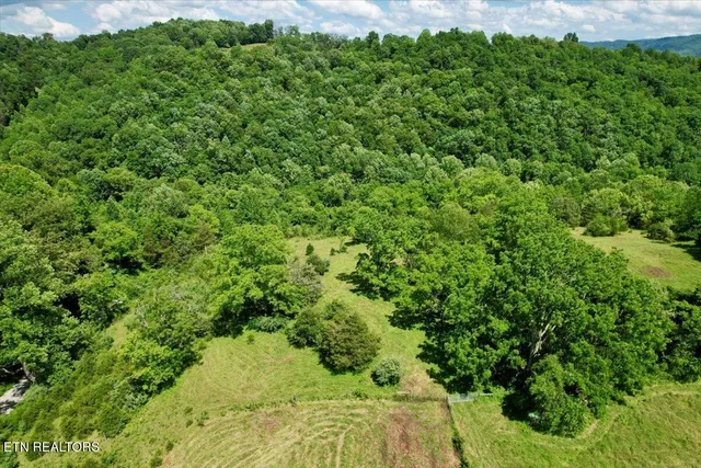 $625,000 | 187 Van Huss Road, Rose Hill, VA 24281