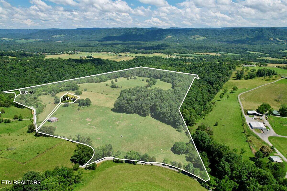 187 Van Huss Road Rose Hill, VA 24281 - Photo 2 of 44 01-IMG_9569