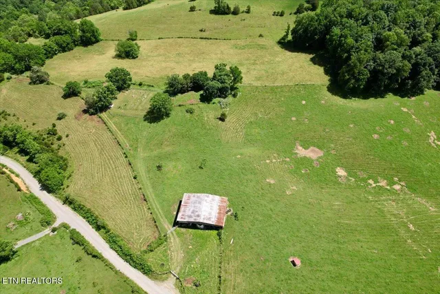 $625,000 | 187 Van Huss Road, Rose Hill, VA 24281