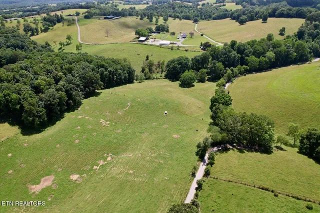 $625,000 | 187 Van Huss Road, Rose Hill, VA 24281