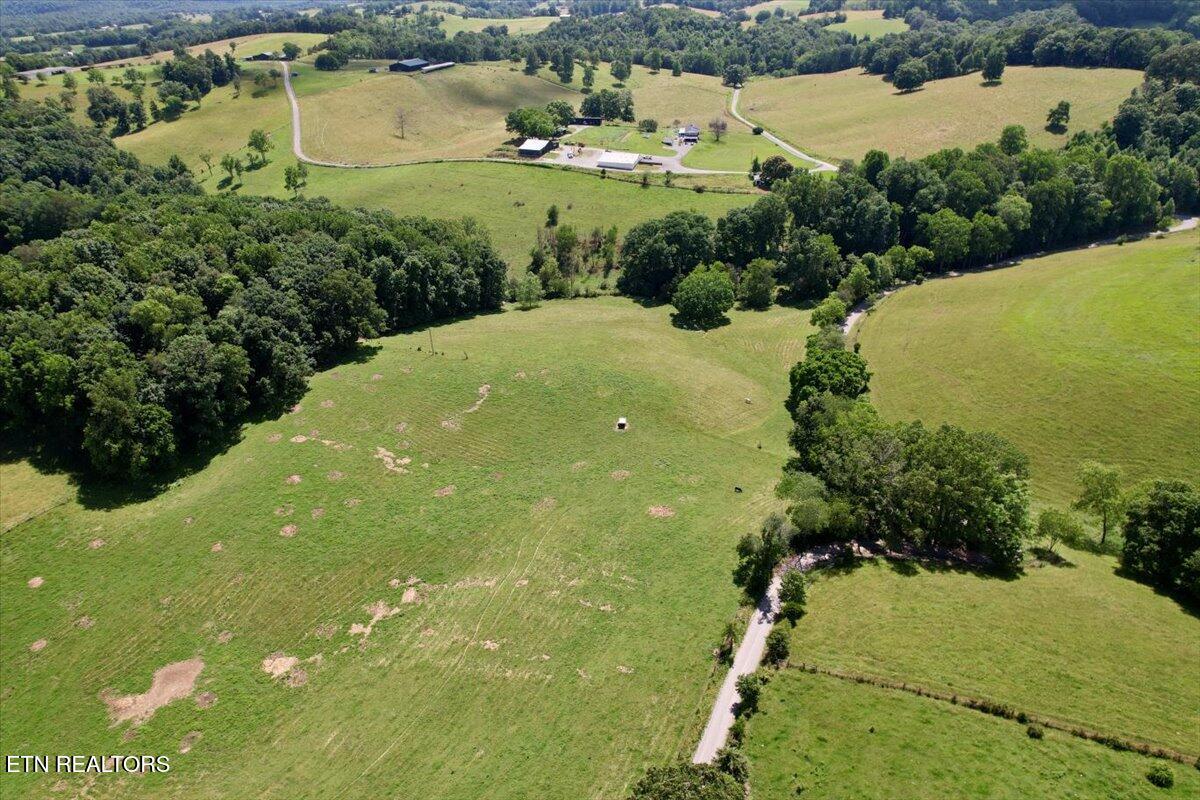 187 Van Huss Road Rose Hill, VA 24281 - Photo 9 of 44 06-DJI_0649