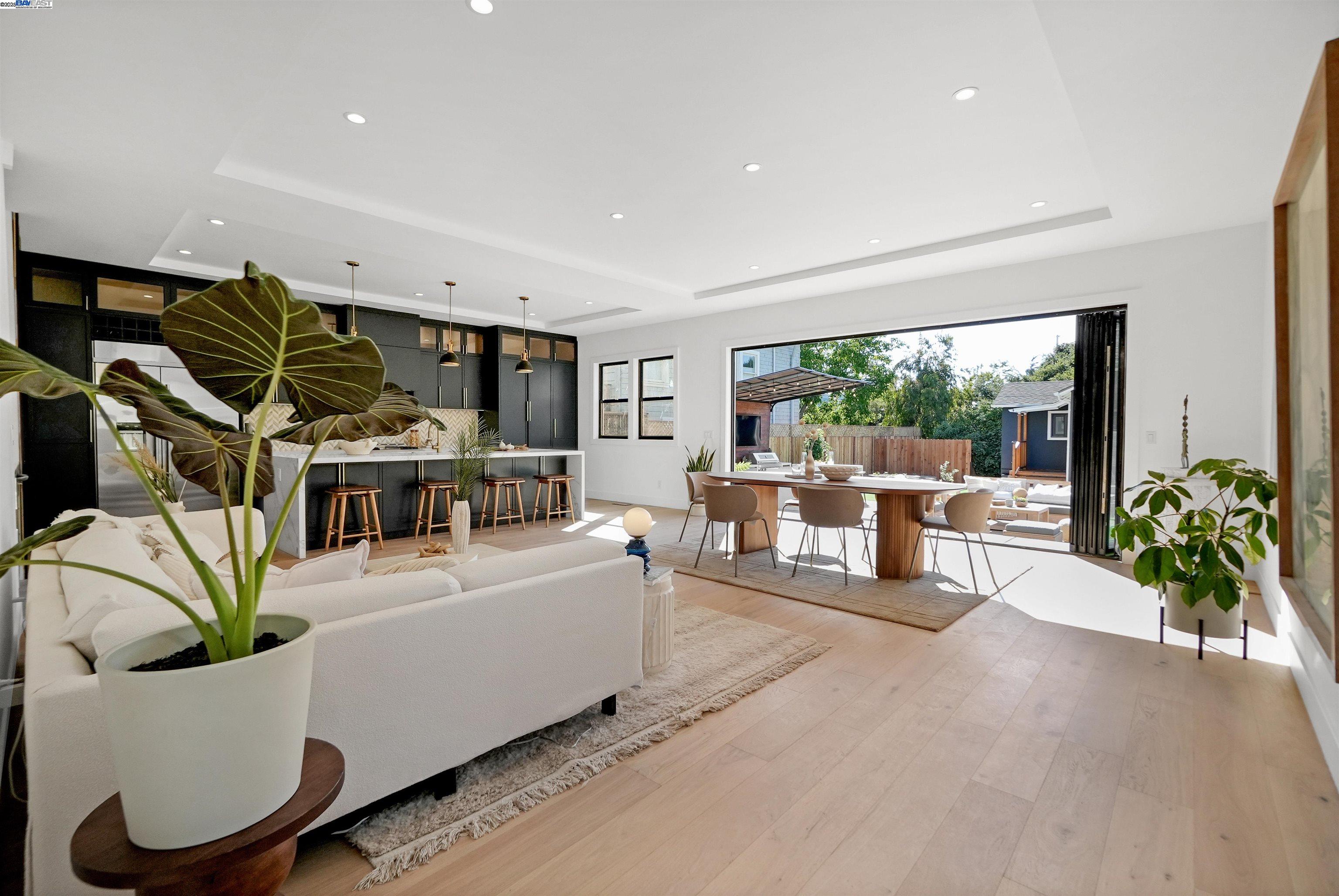 5229 Miles Avenue Oakland, CA 94618 - Photo 13 of 60