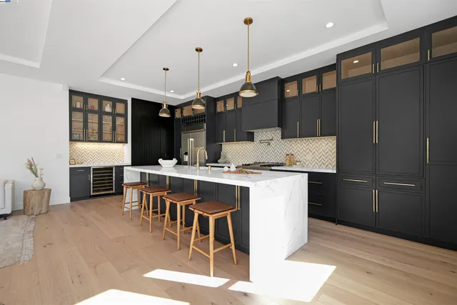 $4,688,888 | 5229 Miles Avenue, Oakland, CA 94618