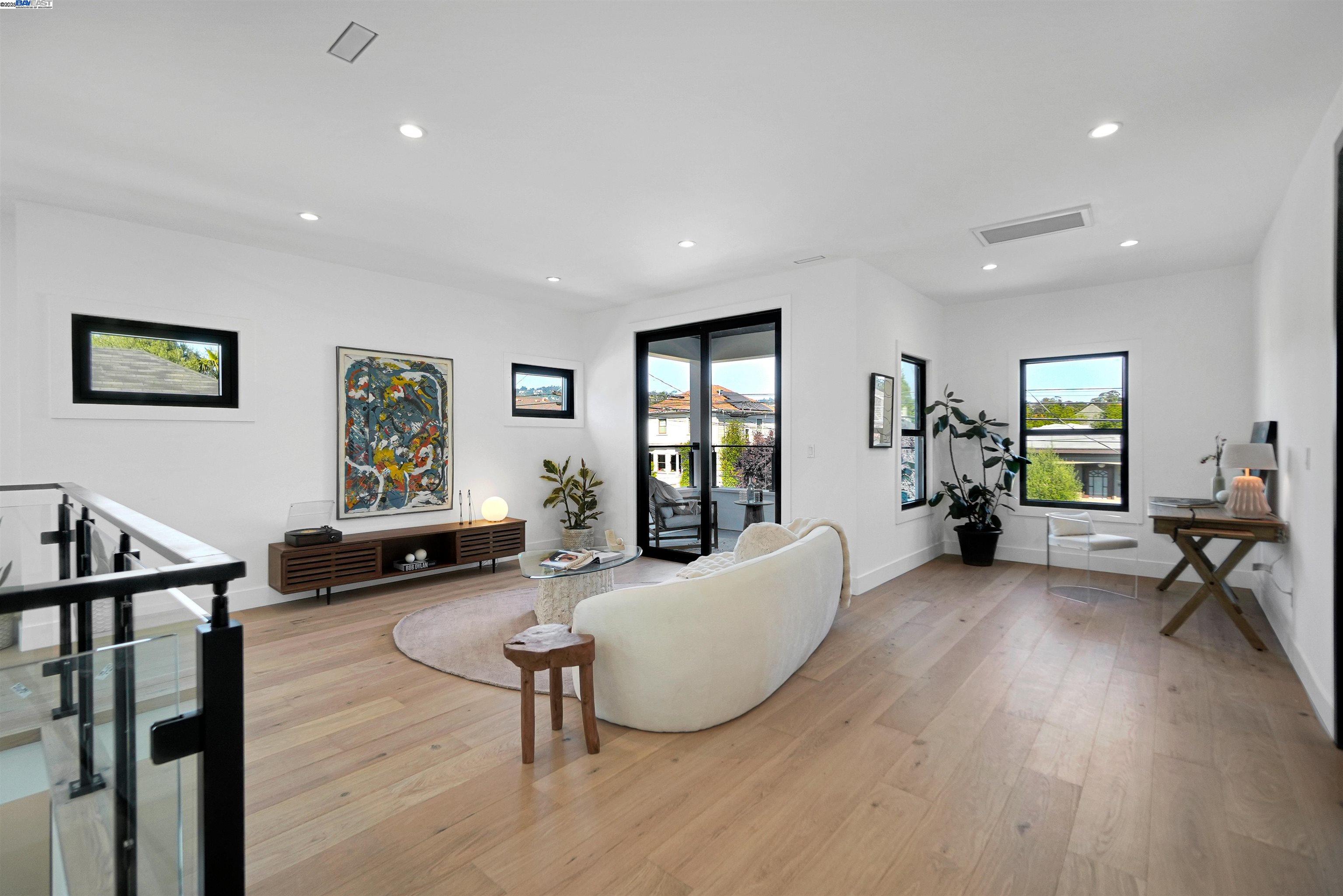 5229 Miles Avenue Oakland, CA 94618 - Photo 24 of 60