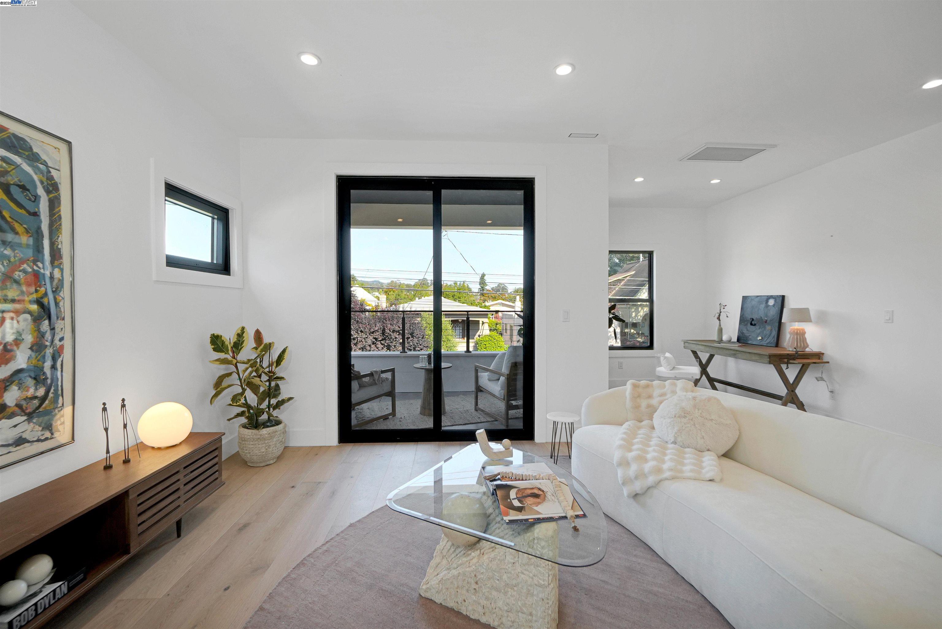 5229 Miles Avenue Oakland, CA 94618 - Photo 25 of 60