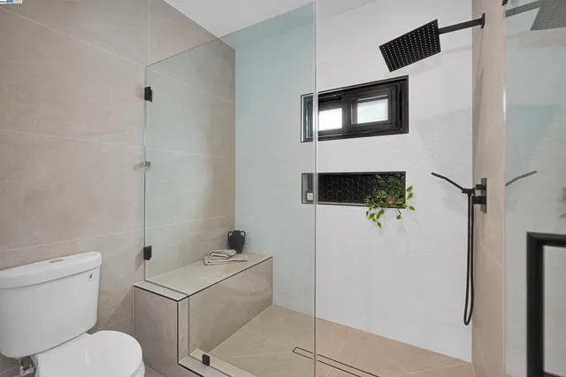 $4,688,888 | 5229 Miles Avenue, Oakland, CA 94618