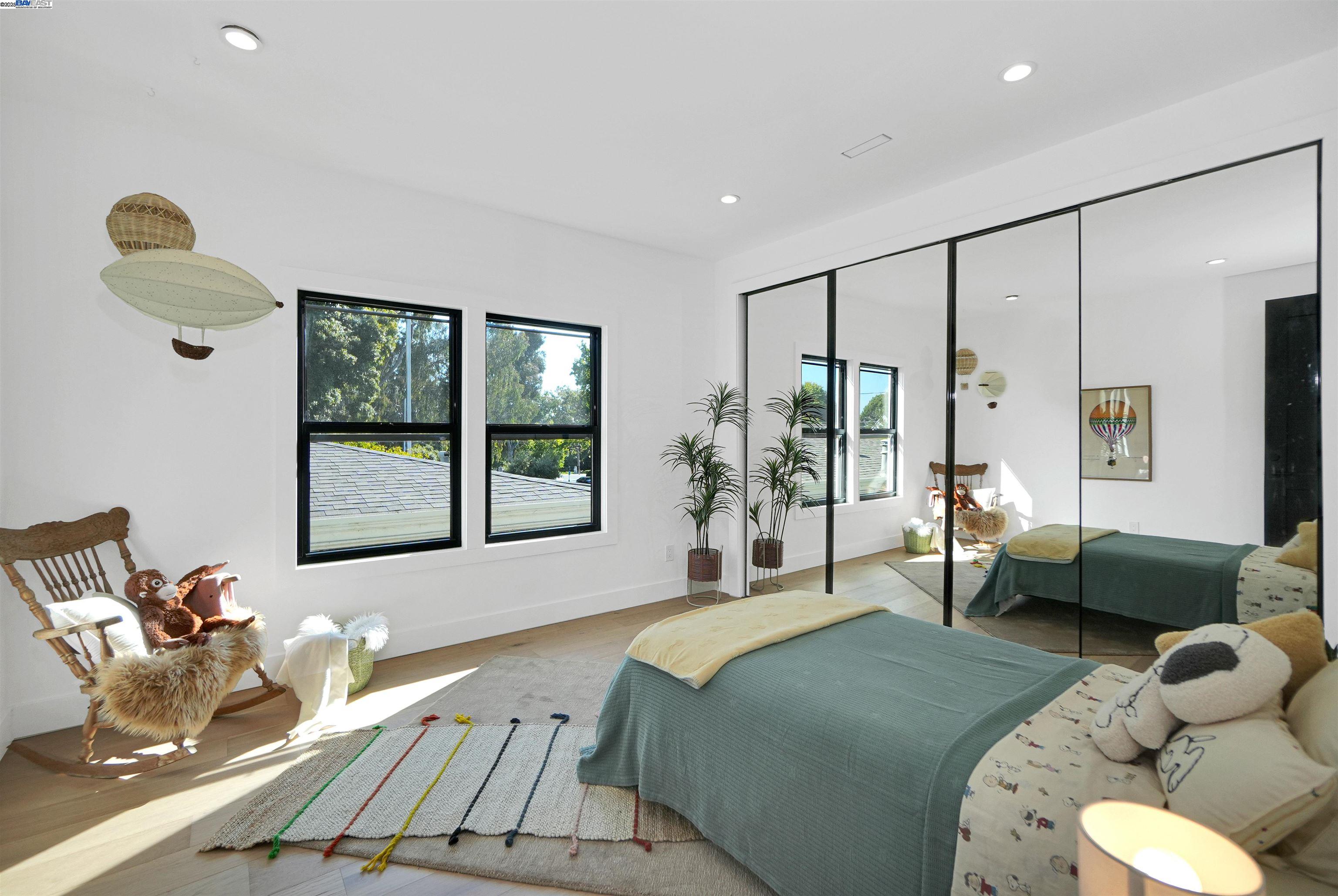 5229 Miles Avenue Oakland, CA 94618 - Photo 34 of 60