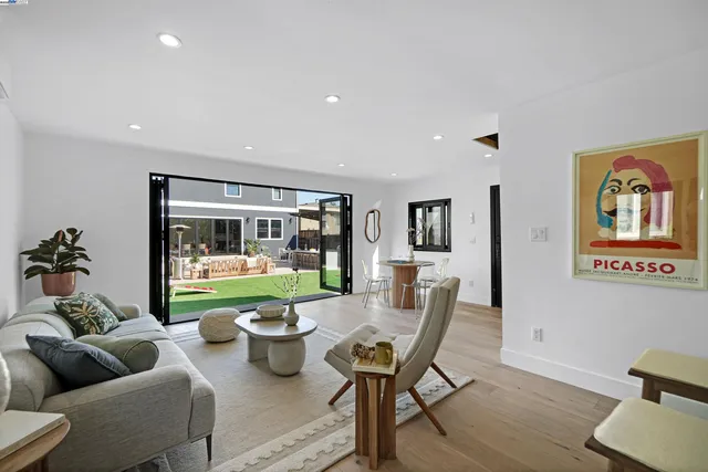 $4,688,888 | 5229 Miles Avenue, Oakland, CA 94618