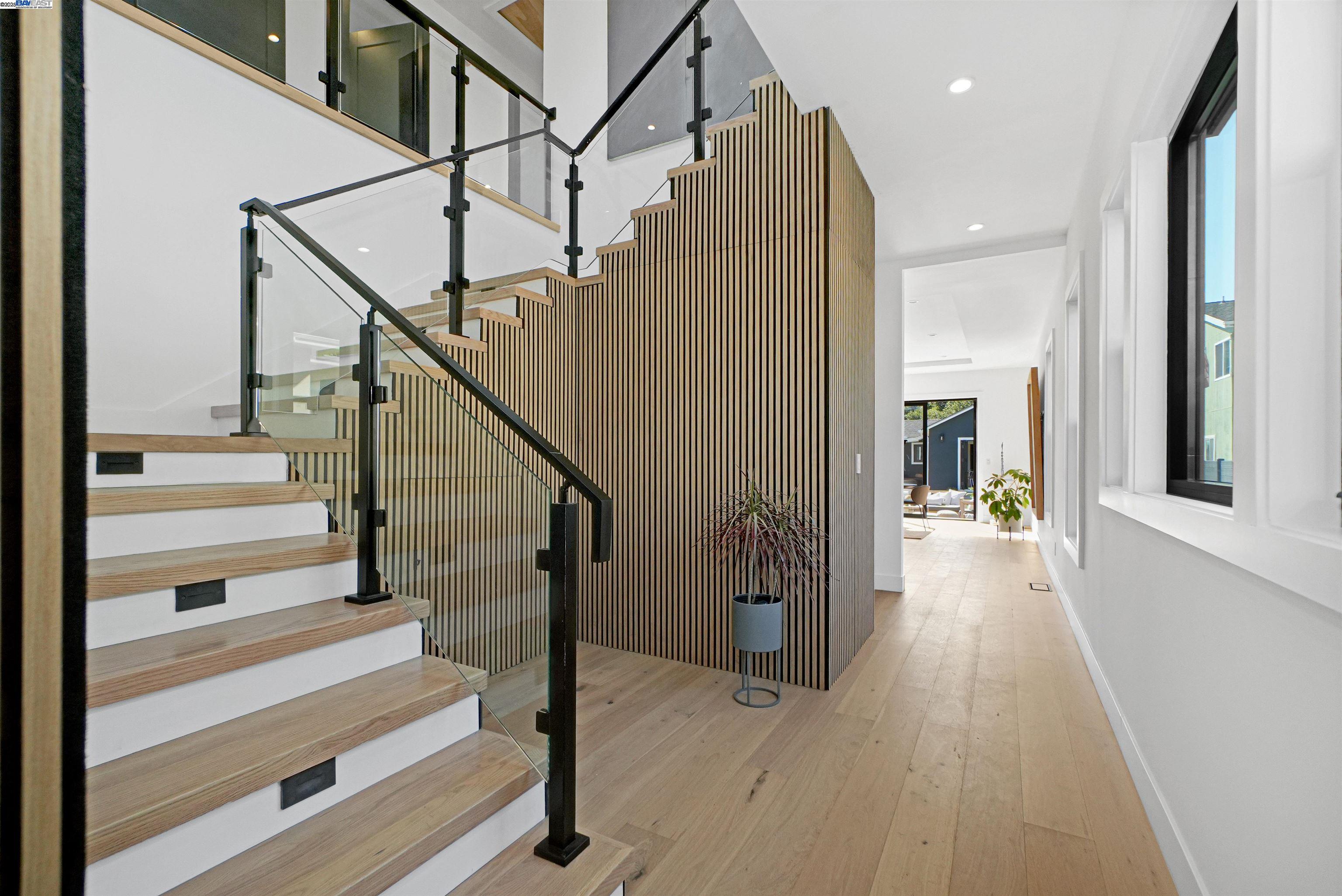 5229 Miles Avenue Oakland, CA 94618 - Photo 8 of 60