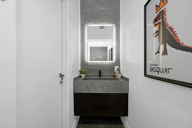 $4,688,888 | 5229 Miles Avenue, Oakland, CA 94618