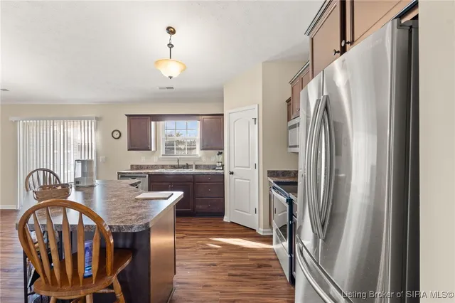 $286,000 | 203 Stoner Way, New Washington, IN 47162