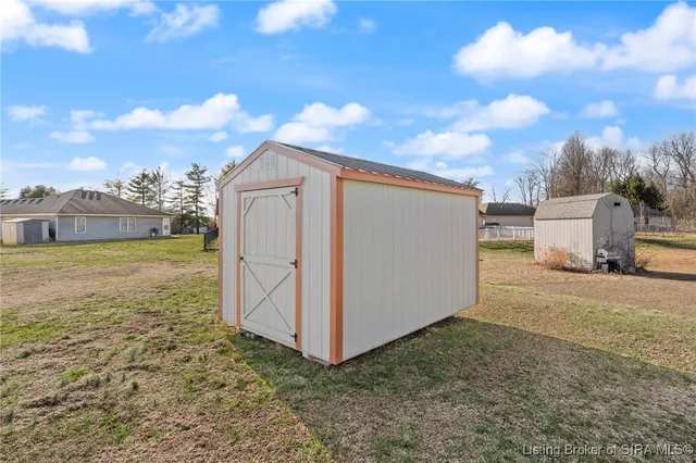 $286,000 | 203 Stoner Way, New Washington, IN 47162