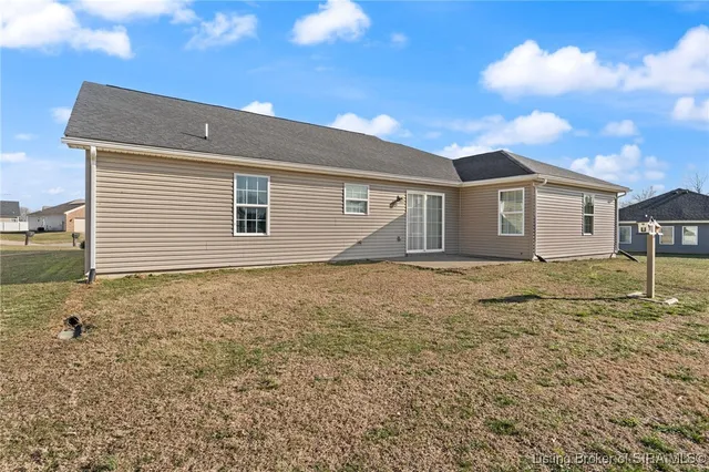 $286,000 | 203 Stoner Way, New Washington, IN 47162