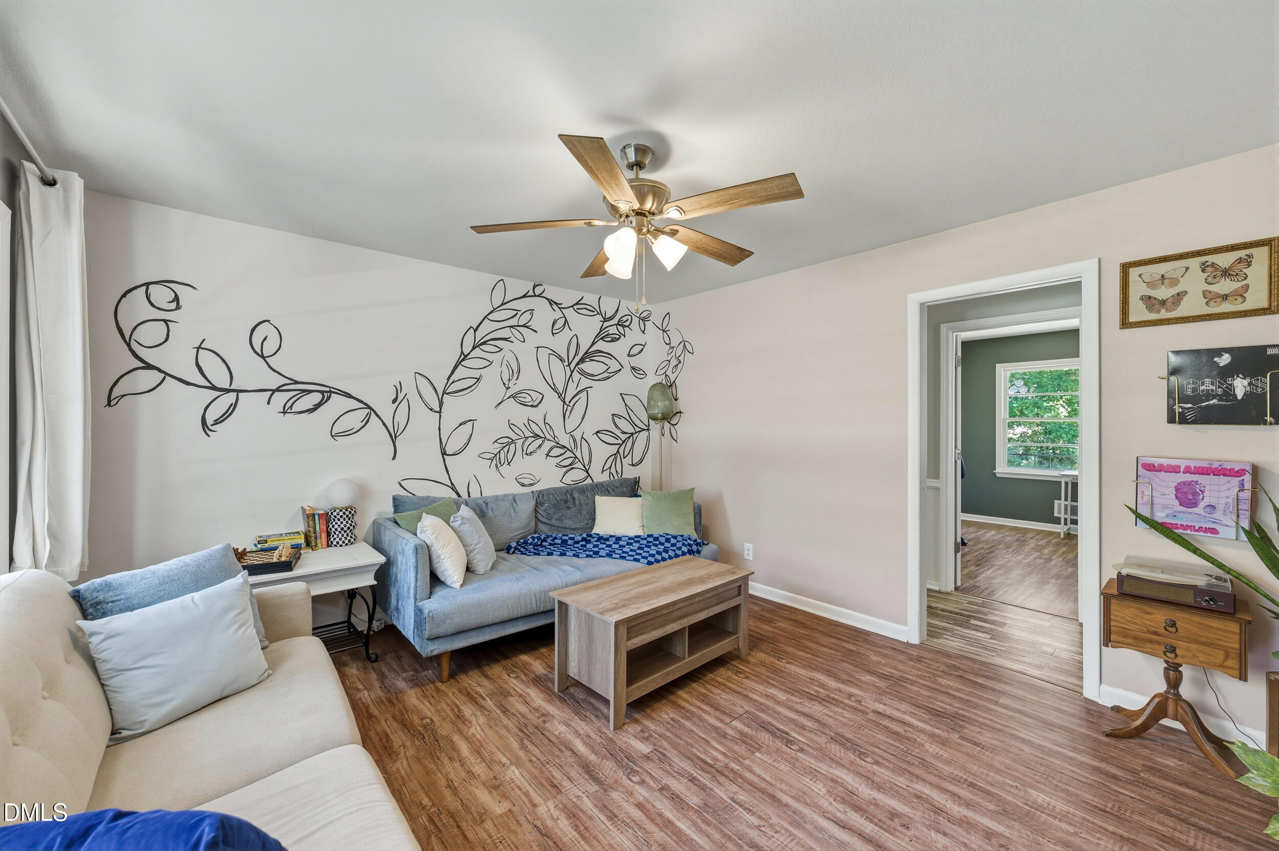 356 Holland Road Smithfield, NC 27577 - Photo 7 of 27 7 -356 holland dr, interior