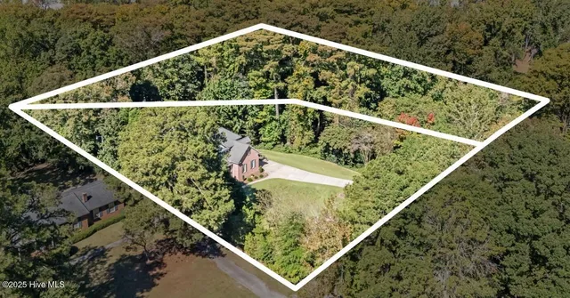 $495,000 | 102 Oxford Road, Greenville, NC 27858