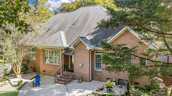 $480,000 | 102 Oxford Road, Greenville, NC 27858