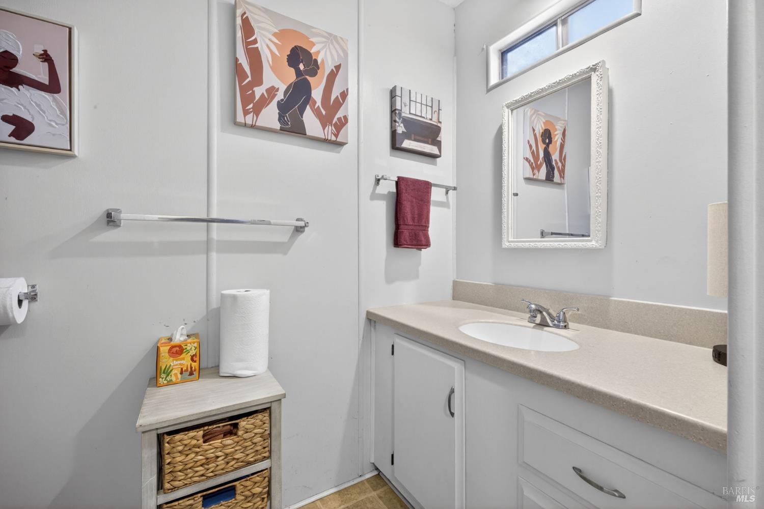 29 Hemlock Court Rohnert Park, CA 94928 - Photo 18 of 28 Full Bath (Guest)