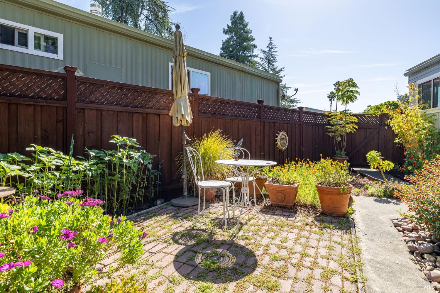 29 Hemlock Court Rohnert Park, CA 94928 - Photo 24 of 28 Front yard relaxing area daylight