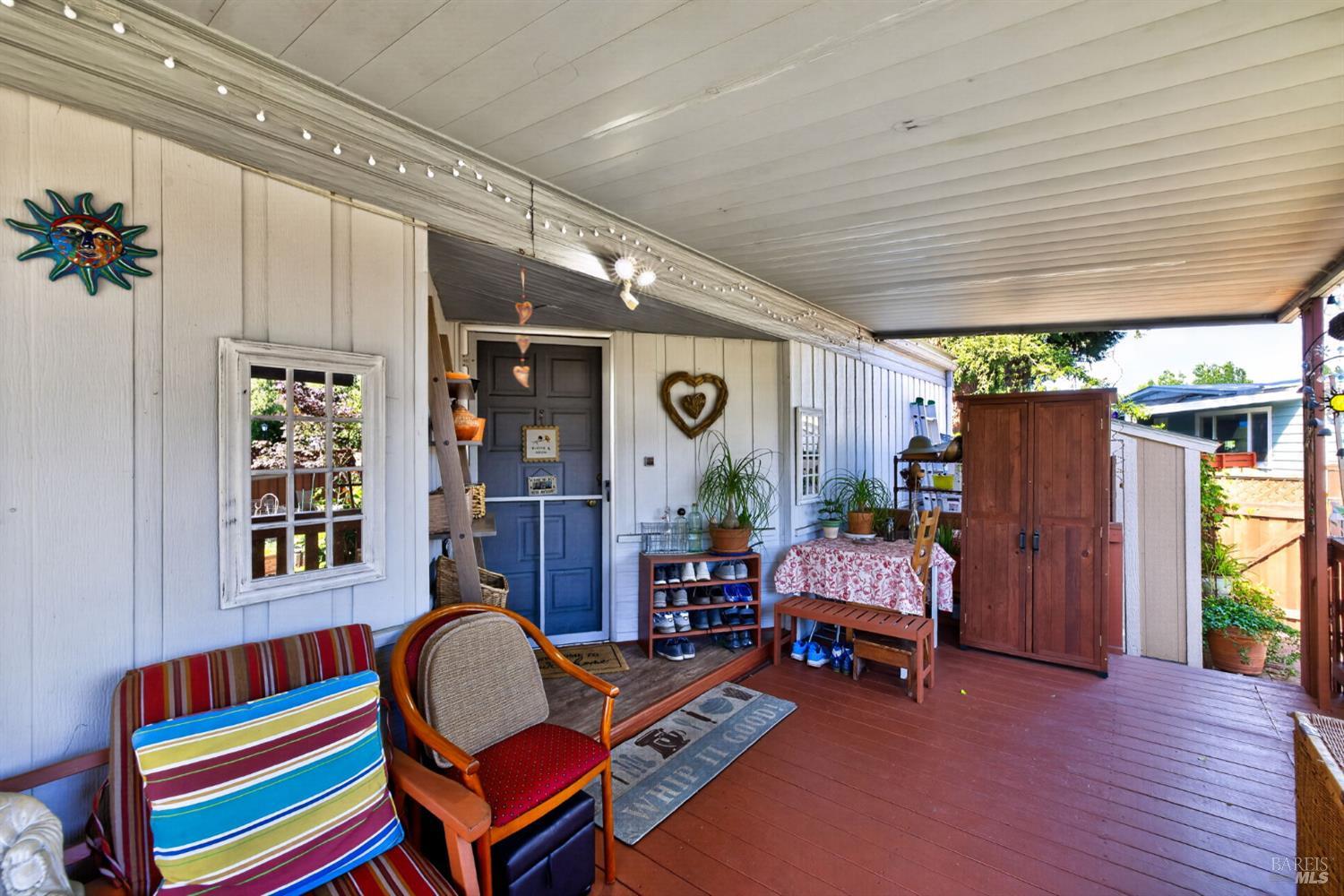 29 Hemlock Court Rohnert Park, CA 94928 - Photo 6 of 28 Entry / Front porch