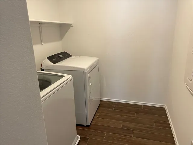 a view of utility room