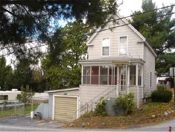 16 Belknap Road Hudson, NH 03051 - Photo 1 of 5