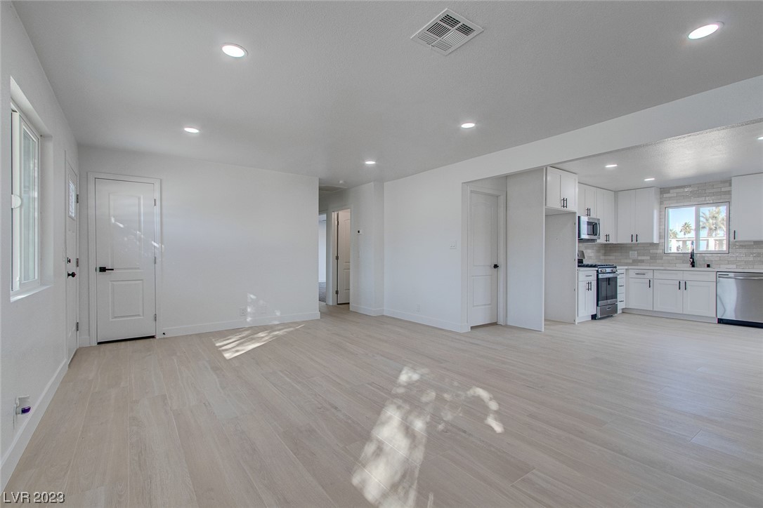 8086 Rodeo Drive Las Vegas, NV 89123 - Photo 9 of 30 Gallery Image 9
