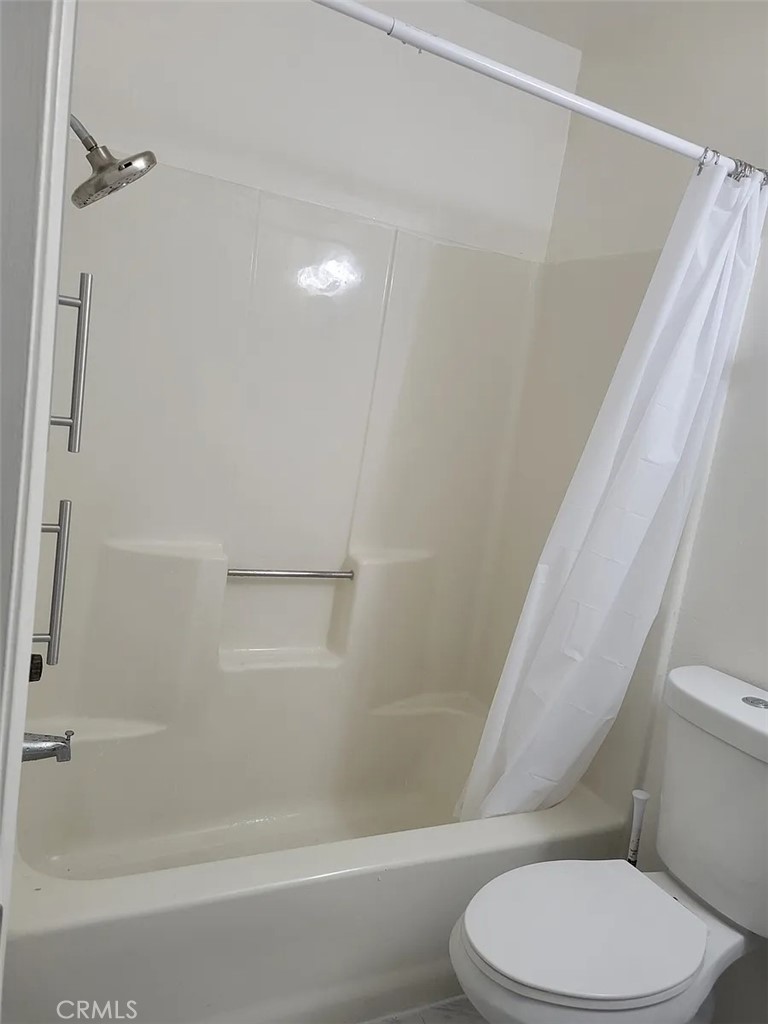 3840 West Jacinto View Road Banning, CA 92220 - Photo 14 of 15 Bathroom