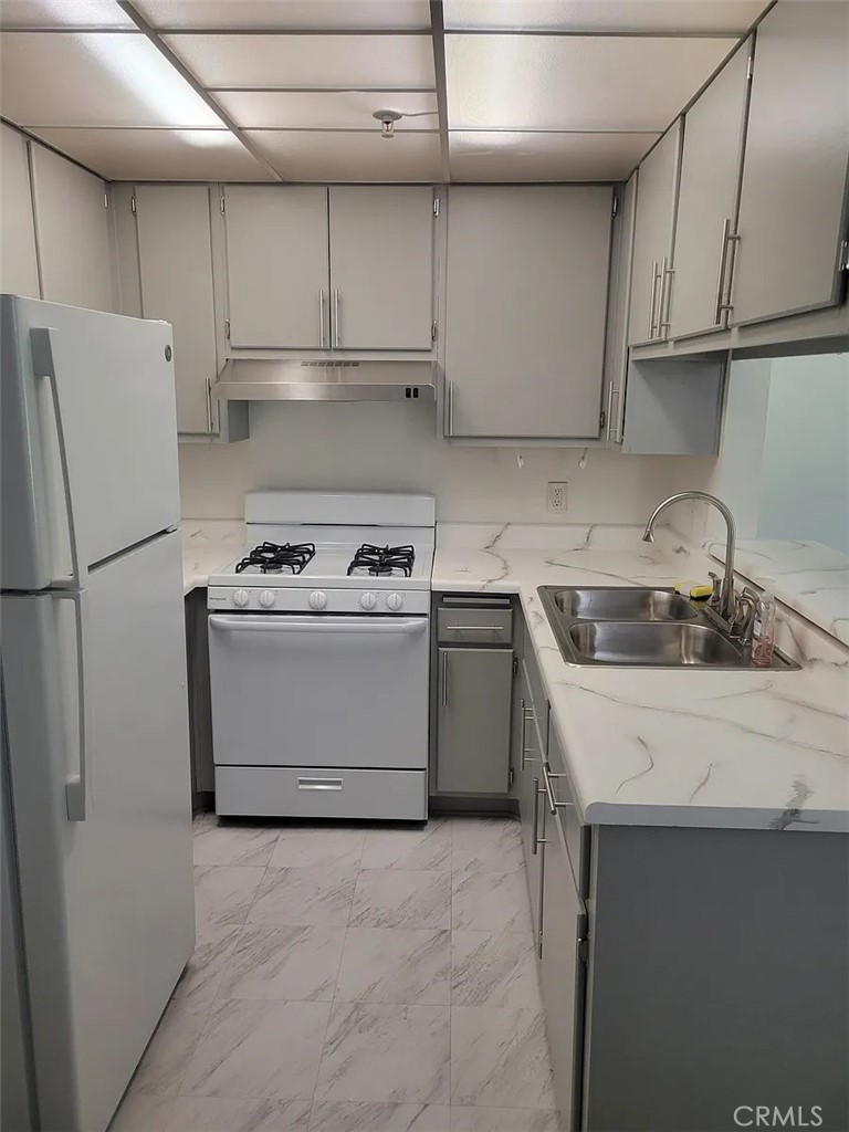 3840 West Jacinto View Road Banning, CA 92220 - Photo 8 of 15 Kitchen